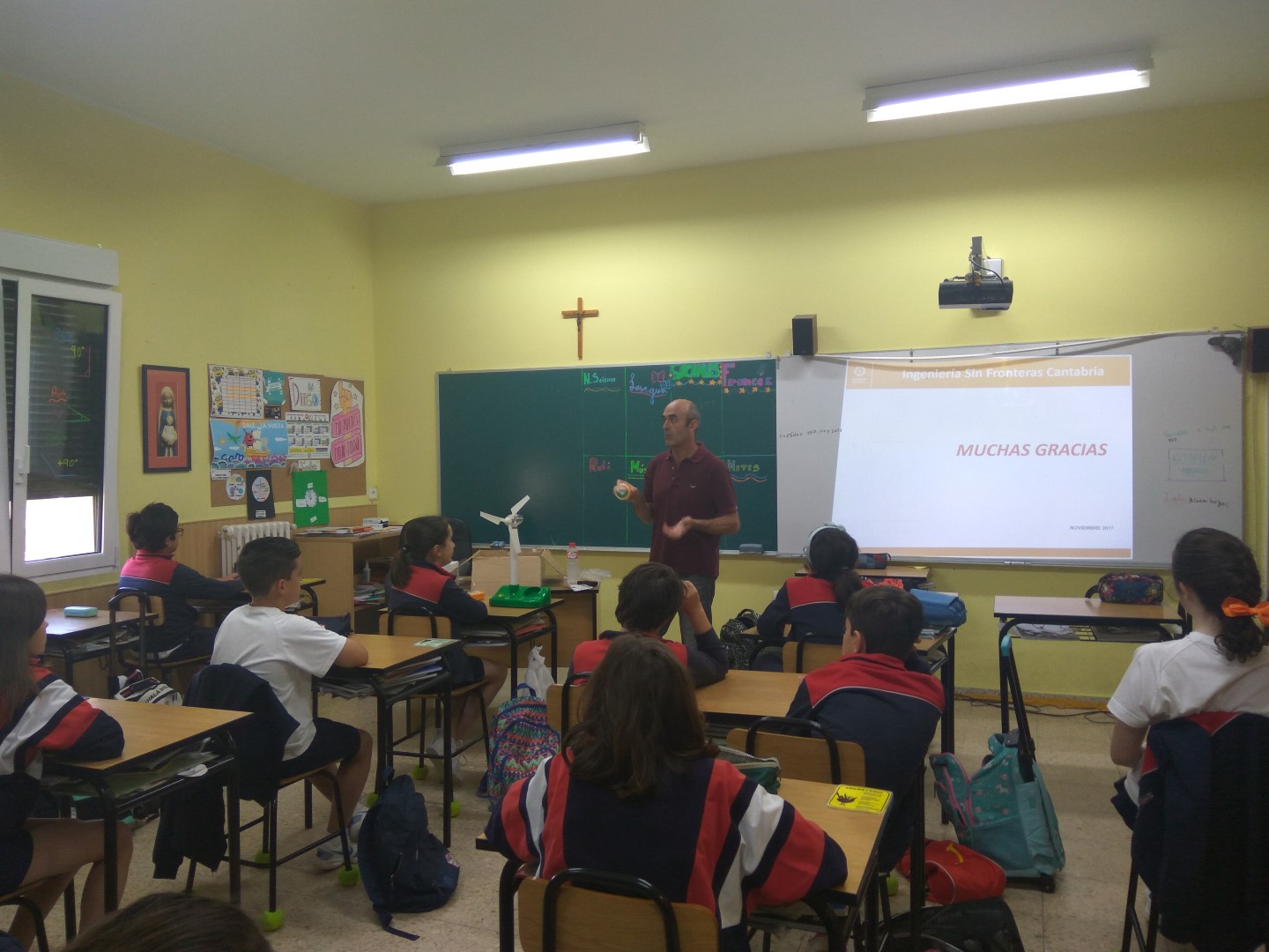 Compartiendo reflexiones en el Colegio de las Esclavas de Santander