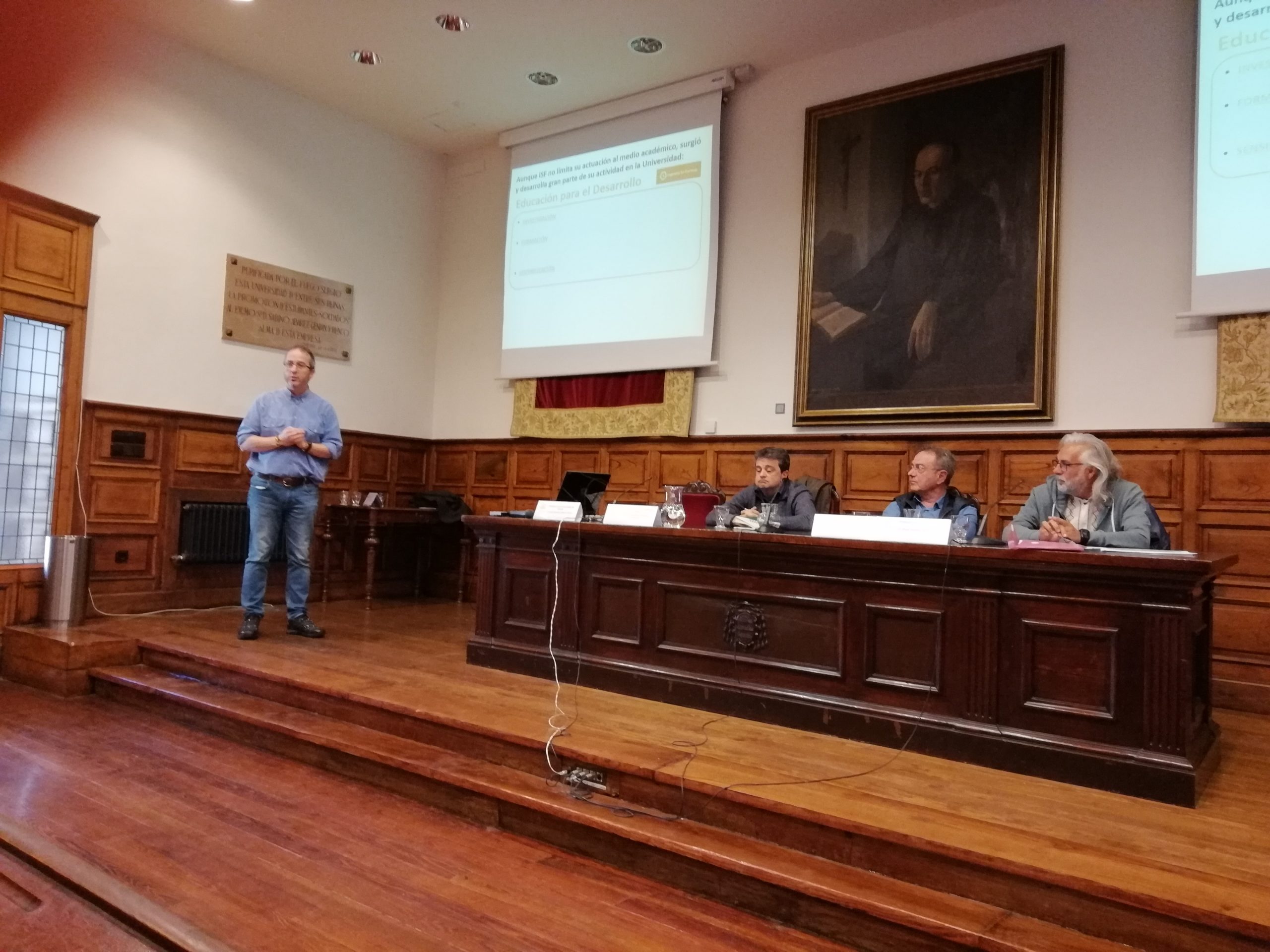 Mesa redonda sobre cooperación desde la universidad (Jornadas de Comercio Justo y Objetivos de Desarrollo Sostenible