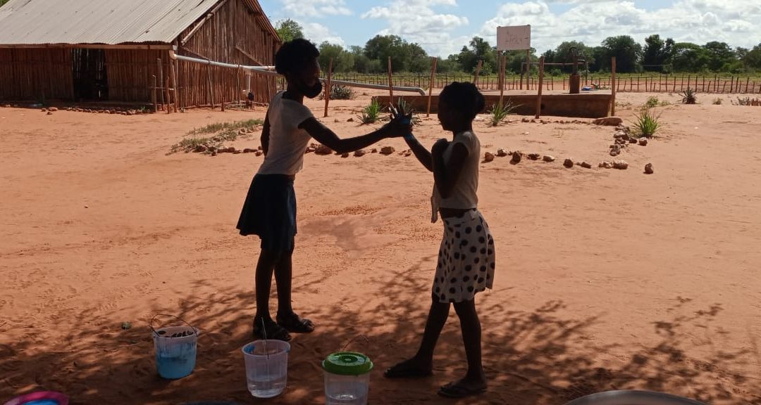 Impulsem bones pràctiques en sanejament i higiene a les escoles de Inhambane