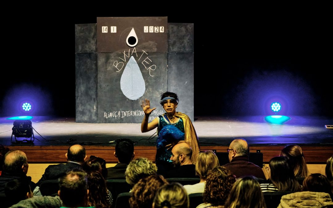 L’espectacle ‘Be Water’ va posar de manifest la importància de l’aigua i el seu ús responsable a Barberà del Vallès