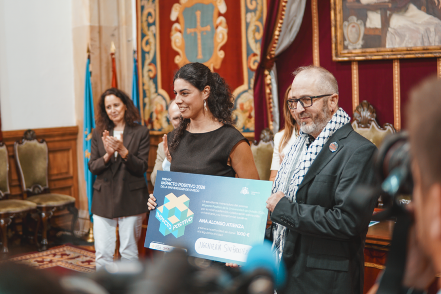 Ana Alonso, voluntaria de ISF Asturias, gana el 1er Premio del IV Premio Impacto Positivo