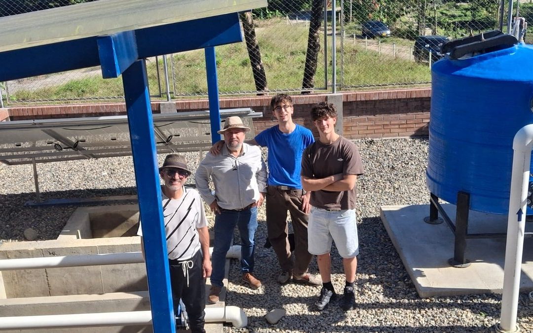 Quan l’aigua és abundant, però el dret està en risc: aprenent dels aqüeductes comunitaris de Colòmbia